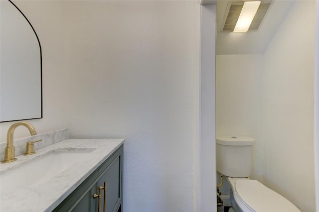 10104 Oak Hollow Cir, Austin, TX 78758 - half bath with vanity and toilet