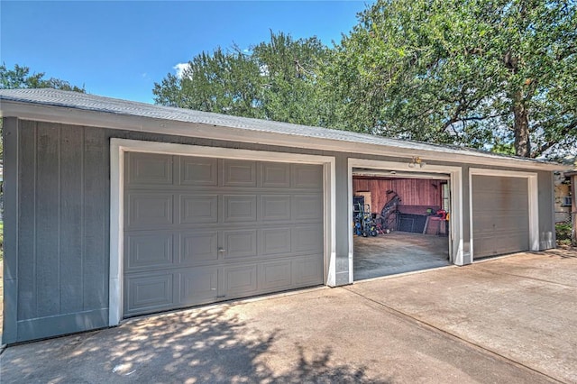 view of detached garage