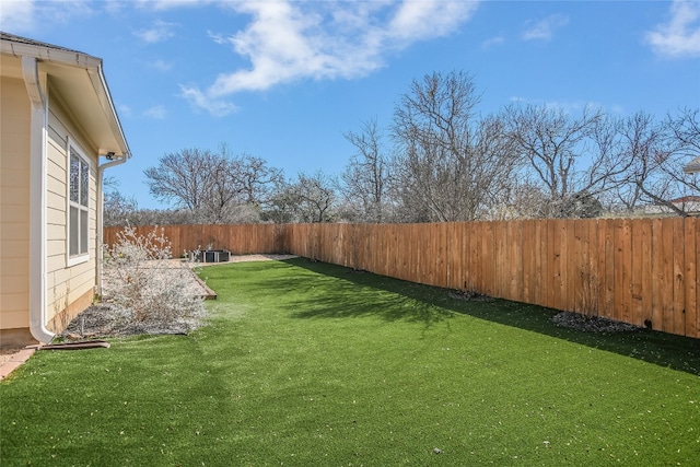 139 W Maple Dr, Marble Falls, TX 78654 - view of yard