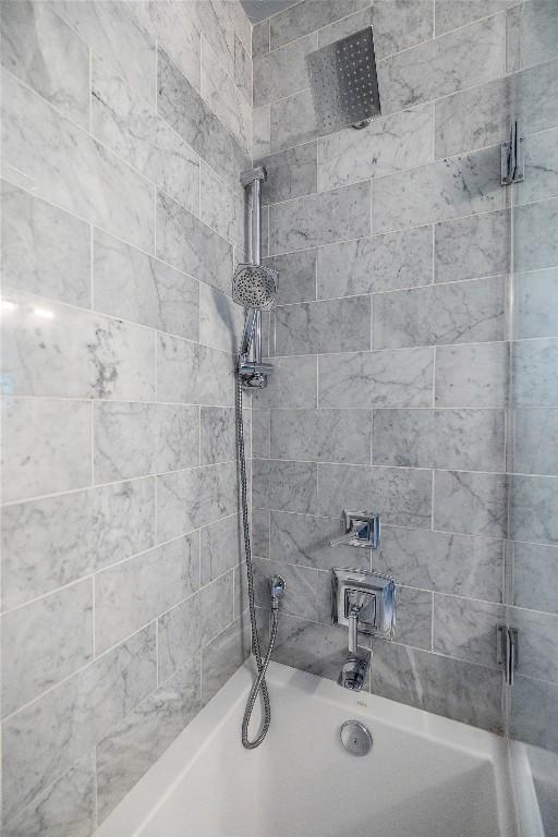 4704 Wild Briar Pass, Austin, TX 78746 - view of full bathroom