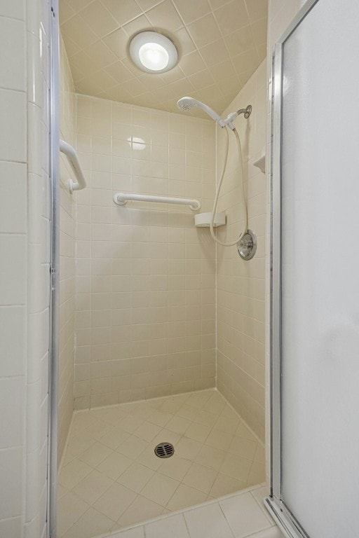 11512 Tin Cup Dr Unit 211, Austin, TX 78750 - full bathroom featuring a stall shower