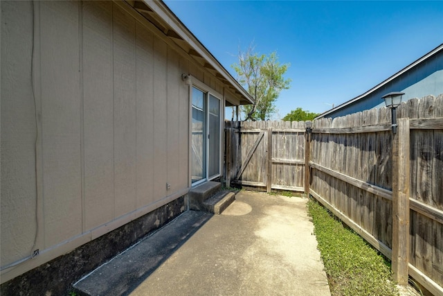 view of yard featuring a patio area and fence