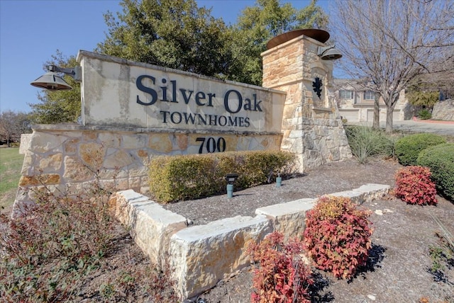 view of community / neighborhood sign