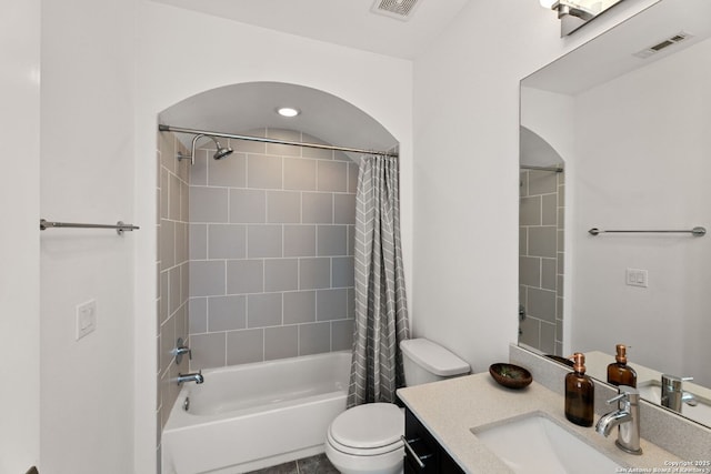 5922 Keller Rdg, New Braunfels, TX 78132 - full bathroom featuring vanity and shower / bath combo with shower curtain