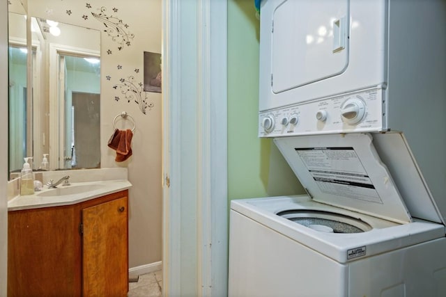 2529 Rio Grande St Unit 7, Austin, TX 78705 - washroom featuring stacked washer / dryer