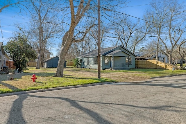 437 W Davilla Ave, Rockdale, TX 76567 - photo 2