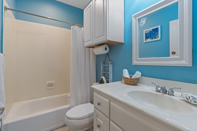 bathroom with toilet, shower / bath combo with shower curtain, and vanity