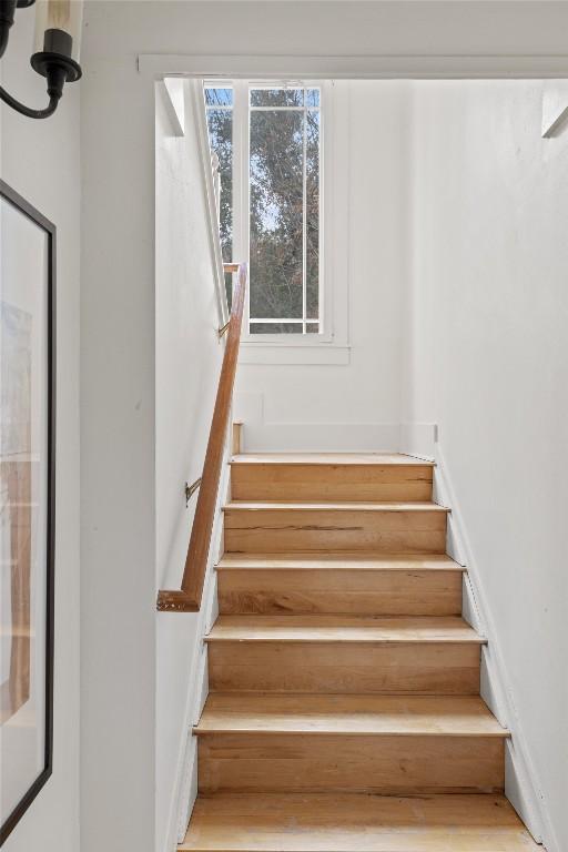 5242 Mccormick Mountain Dr Unit E, Austin, TX 78734 - view of stairway