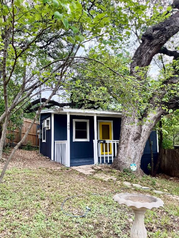 400 Cherry Hill Dr, Austin, TX 78704 - view of outbuilding featuring an outbuilding and fence