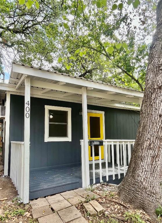 400 Cherry Hill Dr, Austin, TX 78704 - view of outbuilding featuring covered porch