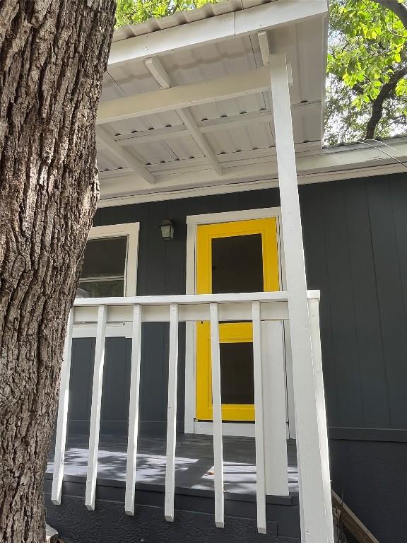 400 Cherry Hill Dr, Austin, TX 78704 - view of doorway to property