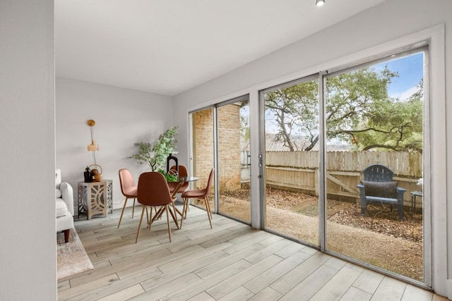 620 S 1st St Unit 104, Austin, TX 78704 - view of sunroom / solarium