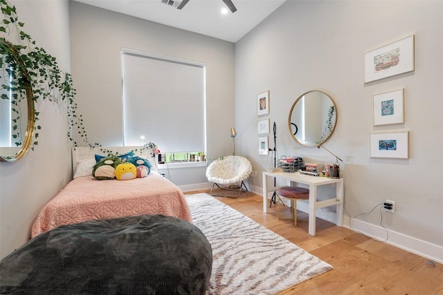4907 Timberline Dr, Austin, TX 78746 - bedroom with light wood-style floors, baseboards, and recessed lighting