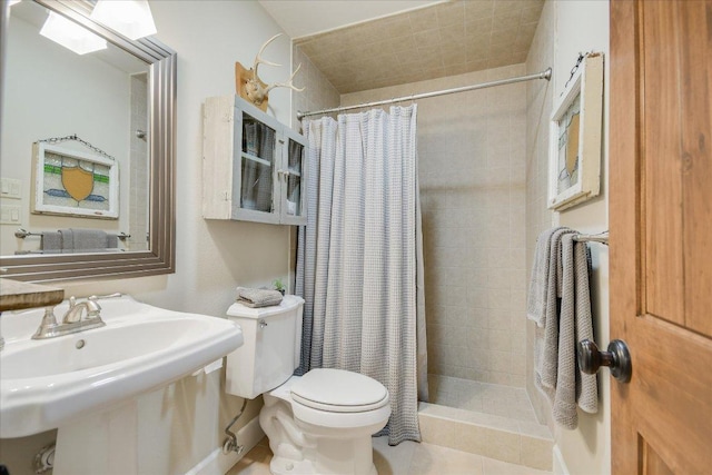 1920 River Rd, Wimberley, TX 78676 - full bathroom with toilet, a stall shower, and a sink