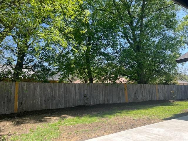 10505 Parkfield Dr, Austin, TX 78758 - view of yard featuring fence private yard