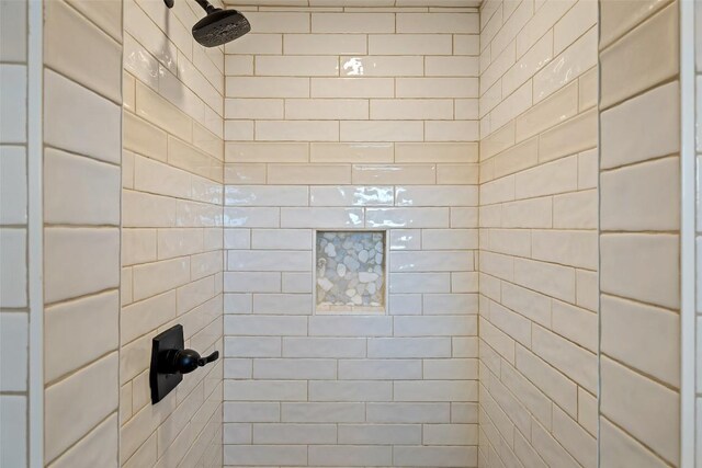 1201 Lake Shore Dr, Spicewood, TX 78669 - full bath with tiled shower