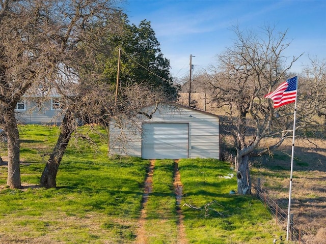 view of outdoor structure featuring an outdoor structure