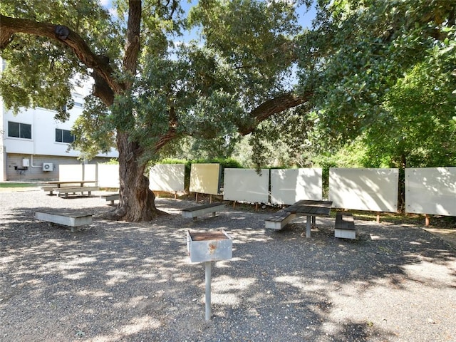 4801 S Congress Ave Unit L4, Austin, TX 78745 - view of yard