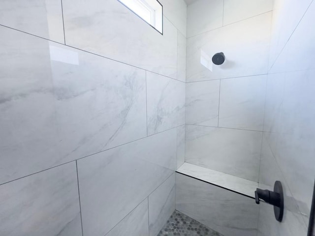 849 Cypress Ln, Cottonwood Shores, TX 78657 - full bathroom featuring tiled shower