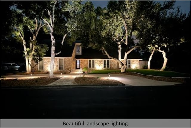 view of front of house with concrete driveway