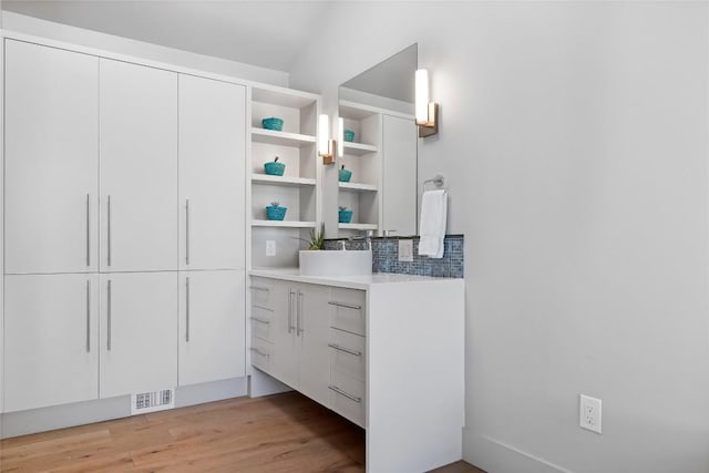 719 Cutlass St, Austin, TX 78734 - view of closet