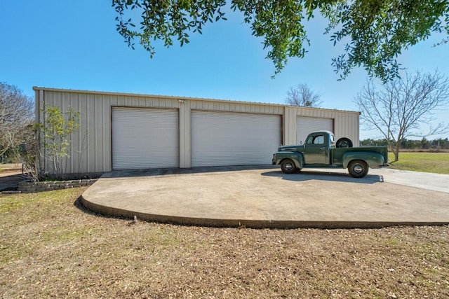 view of detached garage