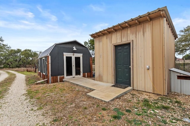 view of outbuilding featuring an outbuilding