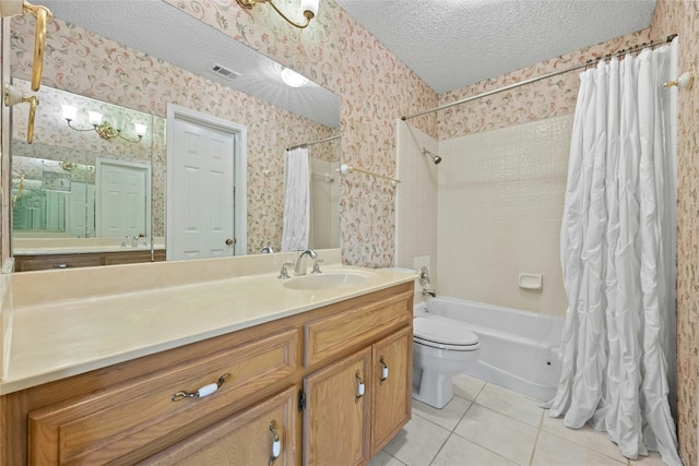 bathroom with visible vents, wallpapered walls, shower / bath combo, a textured ceiling, and tile patterned floors