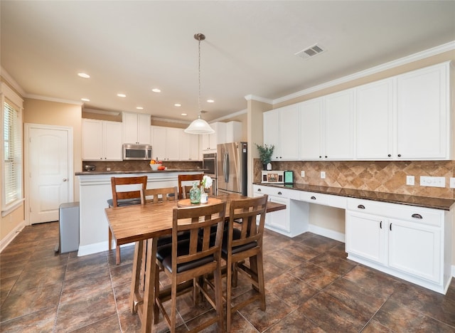 dining room featuring built in desk, recessed lighting, visible vents, ornamental molding, and baseboards