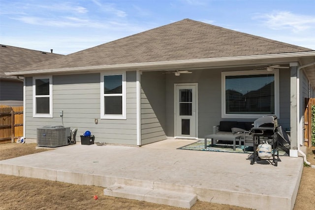 228 Greens Bayou Trl, Hutto, TX 78634 - photo 34