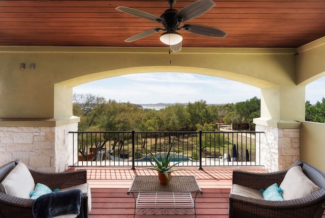 deck with ceiling fan