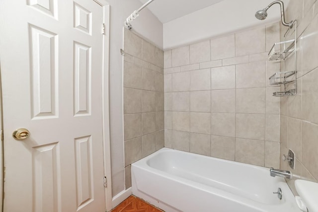 full bath with tub / shower combination