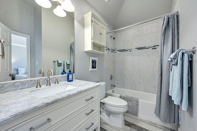 full bathroom with toilet, ensuite bath, shower / tub combo with curtain, and vanity