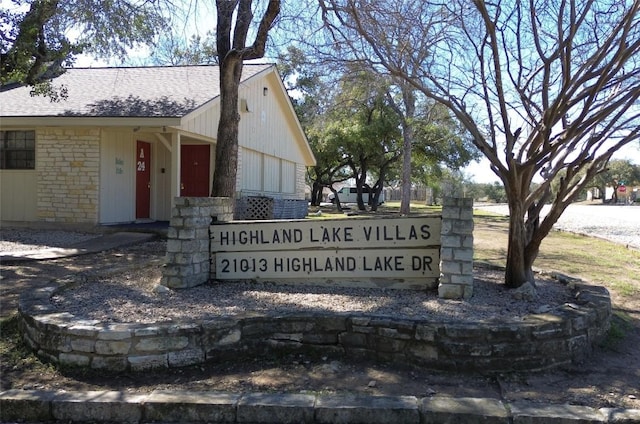 view of community / neighborhood sign