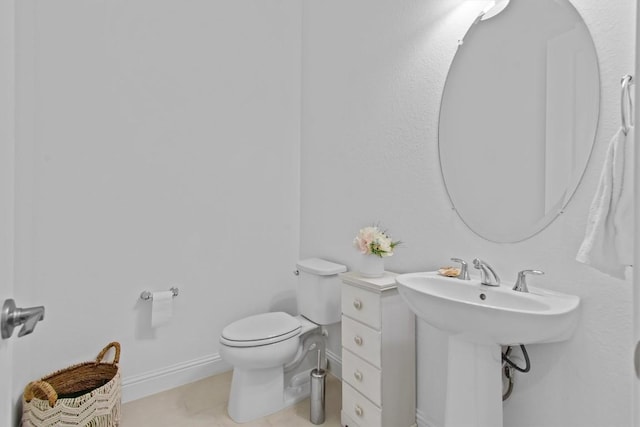 4737 Modena Bay Bnd, Leander, TX 78641 - bathroom with toilet and baseboards