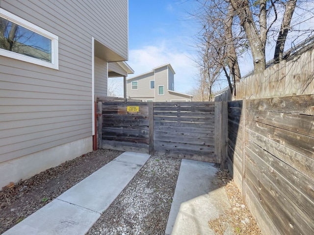 6902 Carver Ave Unit B, Austin, TX 78752 - view of side of property with a gate