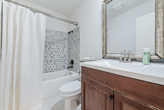 full bath featuring shower / tub combo with curtain, visible vents, toilet, vanity, and tile patterned flooring