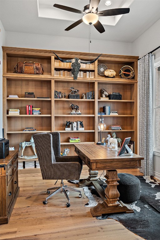 1000 Flint Ridge Trl, Georgetown, TX 78628 - office space featuring a ceiling fan and light wood-style floors