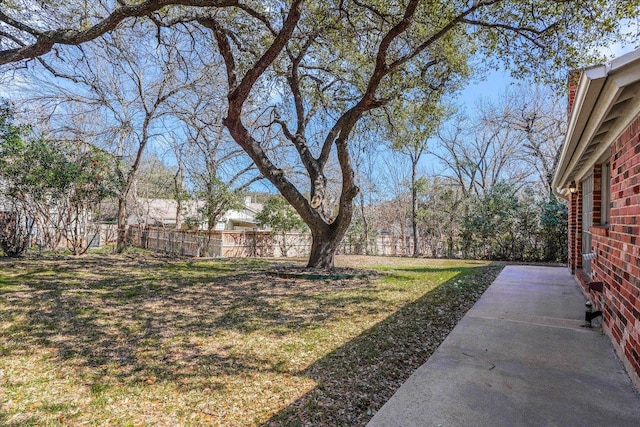 view of yard featuring fence