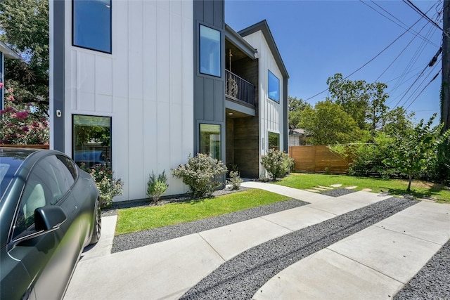 exterior space featuring fence