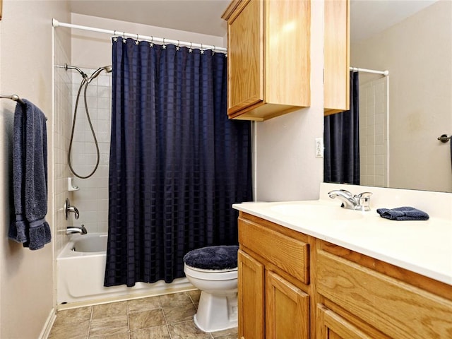 bathroom featuring toilet, shower / bath combo, baseboards, and vanity