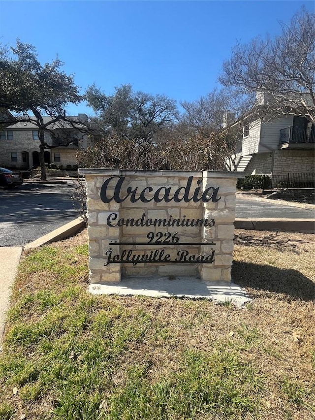 9226 Jollyville Rd Unit 121, Austin, TX 78759 - view of community sign