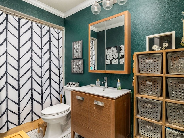 full bathroom featuring a textured wall, toilet, a shower with curtain, crown molding, and vanity