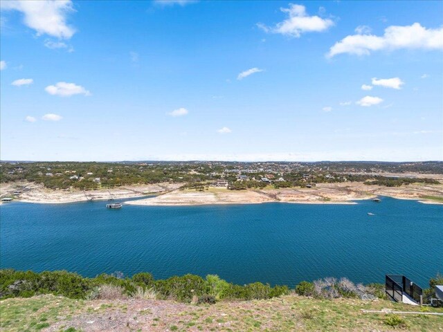 900 Watercliffe Dr, Lago Vista, TX 78645