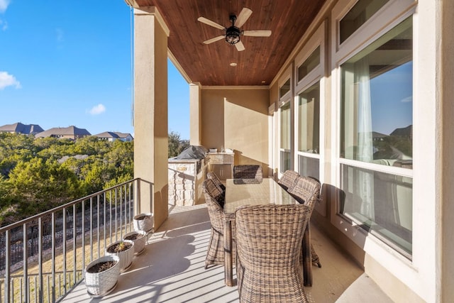 balcony with ceiling fan