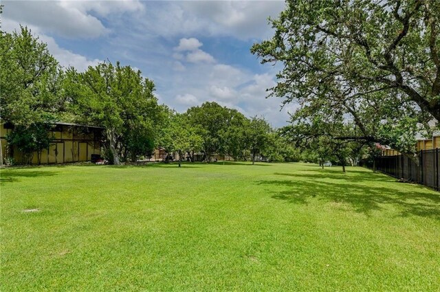 909 Brooks Hollow Rd, Lakeway, TX 78734
