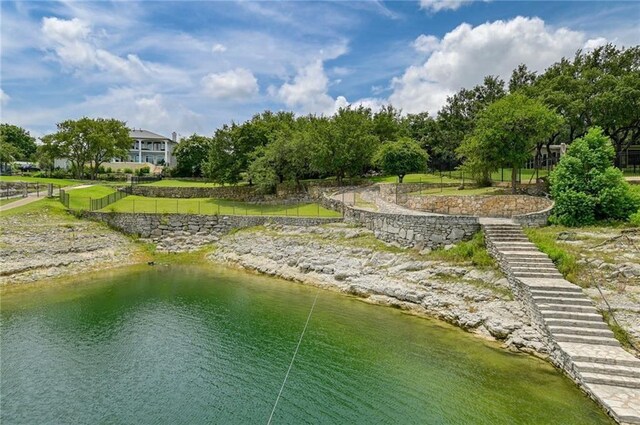 909 Brooks Hollow Rd, Lakeway, TX 78734