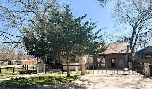 401 San Jacinto St, Smithville, TX 78957 - photo 1