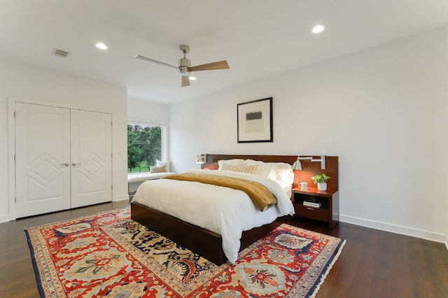 bedroom with wood finished floors, visible vents, baseboards, recessed lighting, and ceiling fan