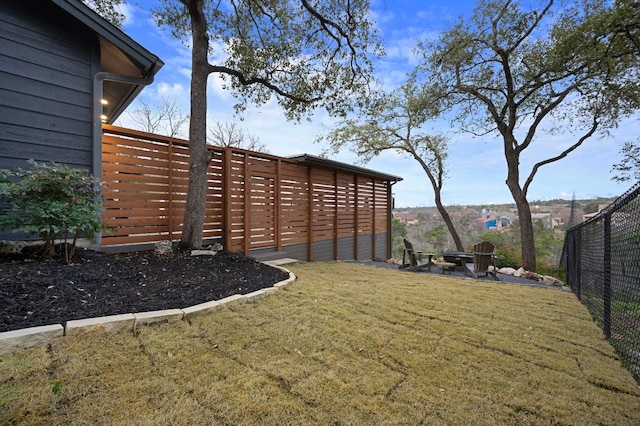 view of yard featuring fence